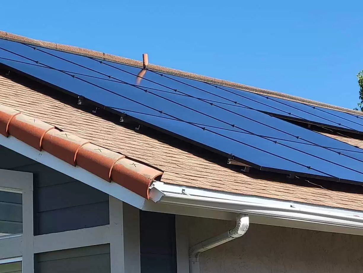 montaje de placas solares - Paneles Solares Buena Vista